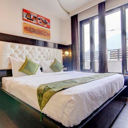 Treebo Trend Lavish Inn Dharamshala Ngoại thất bức ảnh