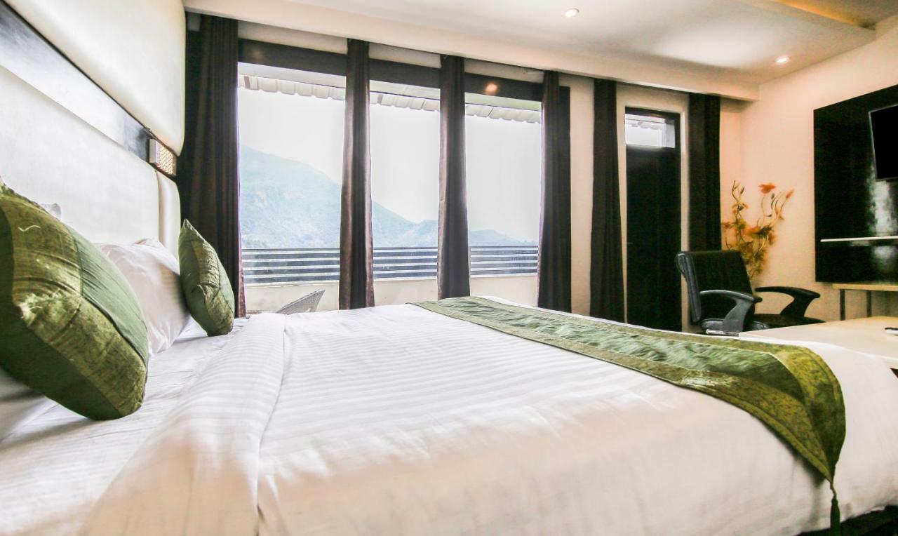 Treebo Trend Lavish Inn Dharamshala Ngoại thất bức ảnh