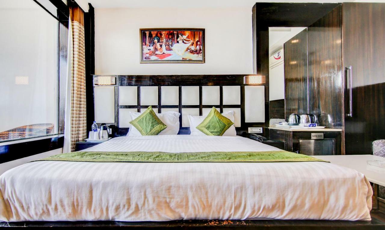 Treebo Trend Lavish Inn Dharamshala Ngoại thất bức ảnh