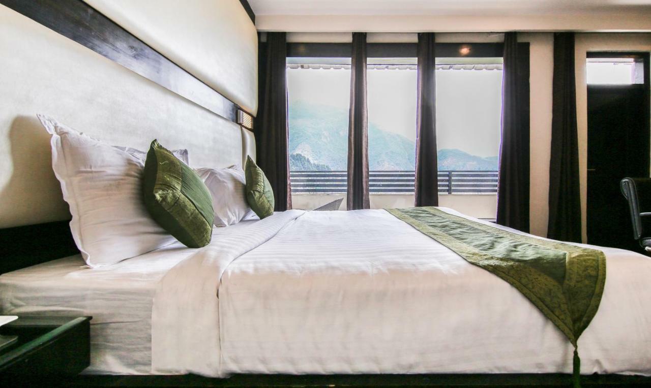 Treebo Trend Lavish Inn Dharamshala Ngoại thất bức ảnh