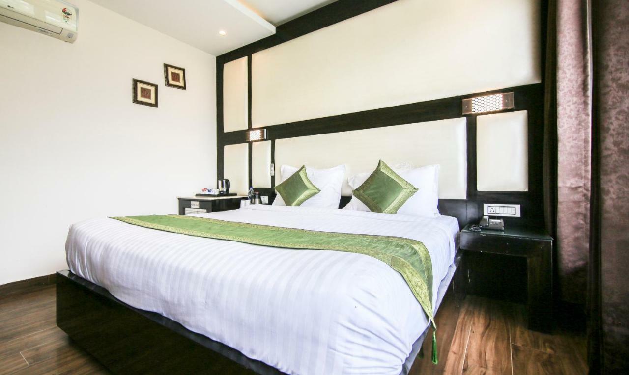 Treebo Trend Lavish Inn Dharamshala Ngoại thất bức ảnh